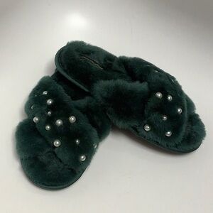Victoria's Secret Emerald Green Fur Slippers With Pearl Embellishments Size S